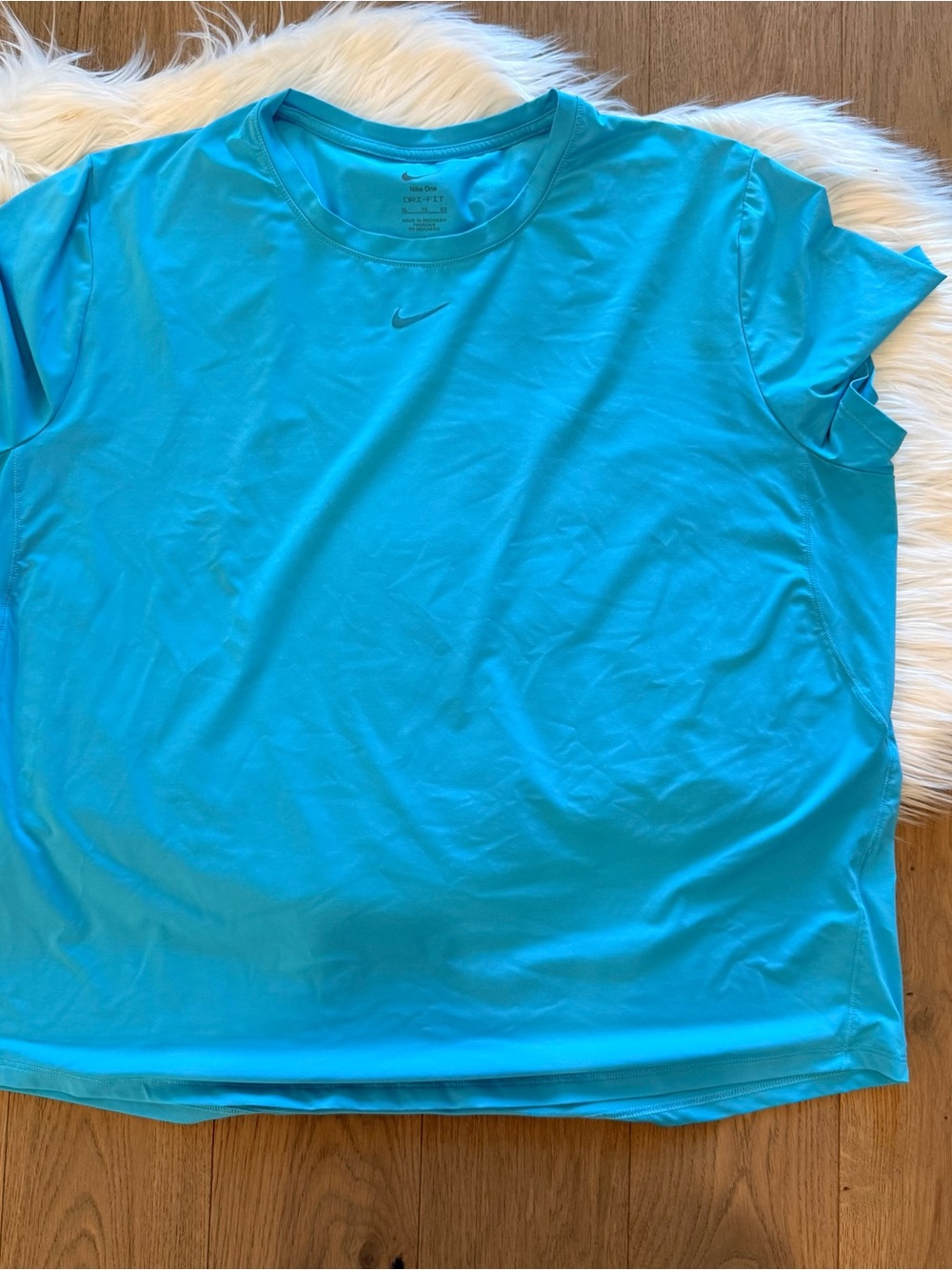 Nike Short Sleeve Dri-FIT Tee in Aqua Blue